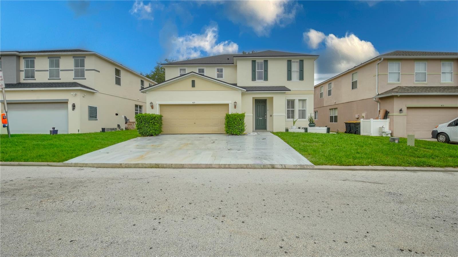 Single Family Residence in DAVENPORT, FL - Daniel Dourado