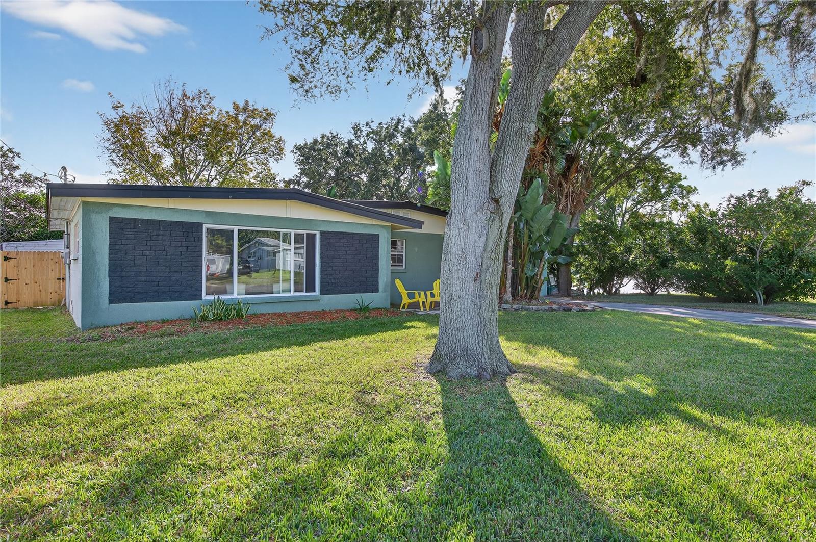 Single Family Residence in HOLLY HILL, FL - Daniel Dourado