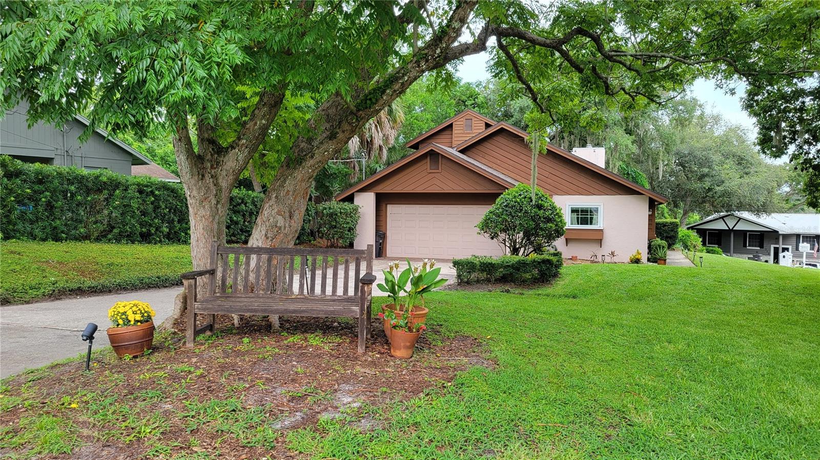 Single Family Residence in ALTAMONTE SPRINGS, FL - Daniel Dourado