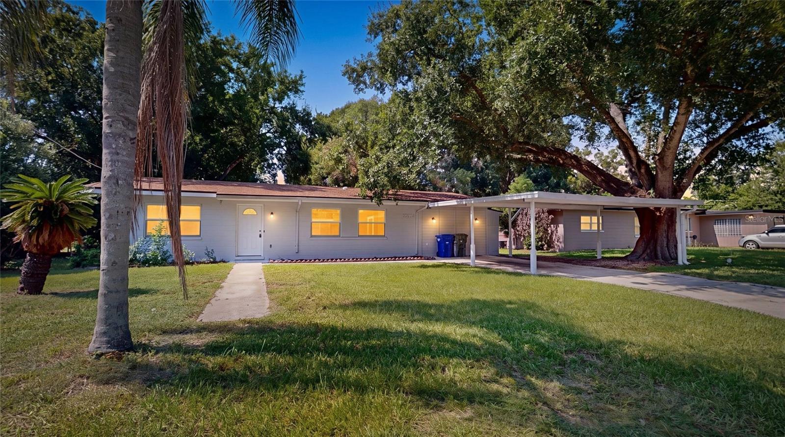 Single Family Residence in WINTER HAVEN, FL - Daniel Dourado
