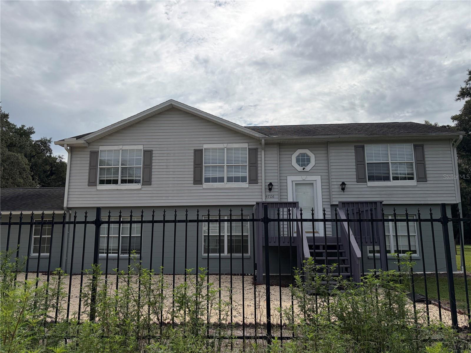 Single Family Residence in ZEPHYRHILLS, FL - Daniel Dourado
