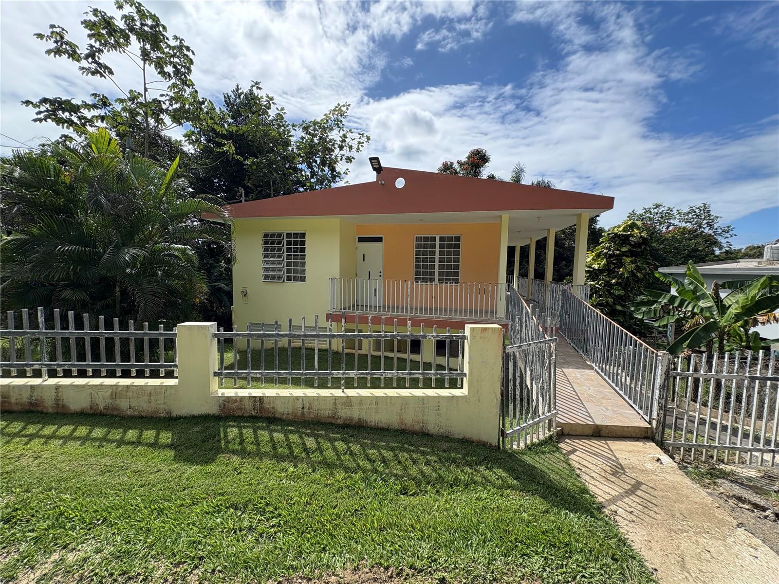 Single Family Residence in MOCA, PR - Daniel Dourado