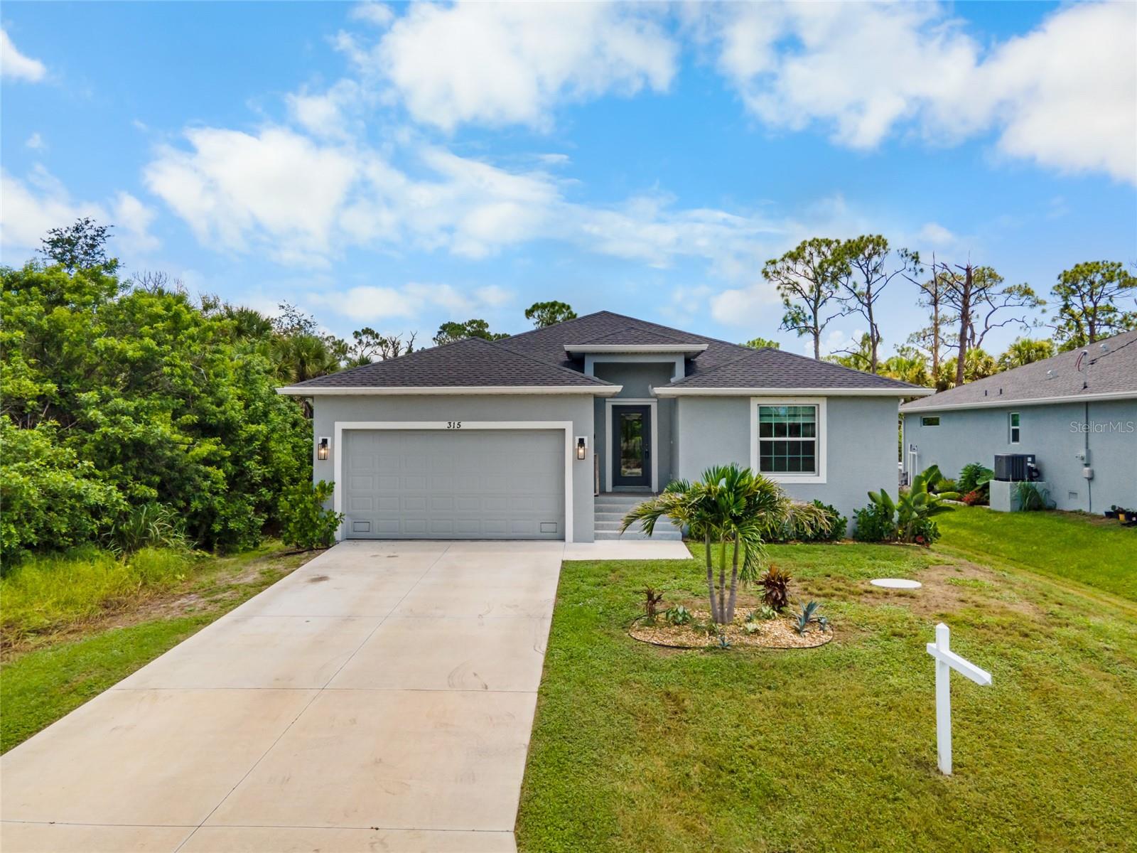 Single Family Residence in ROTONDA WEST, FL - Daniel Dourado