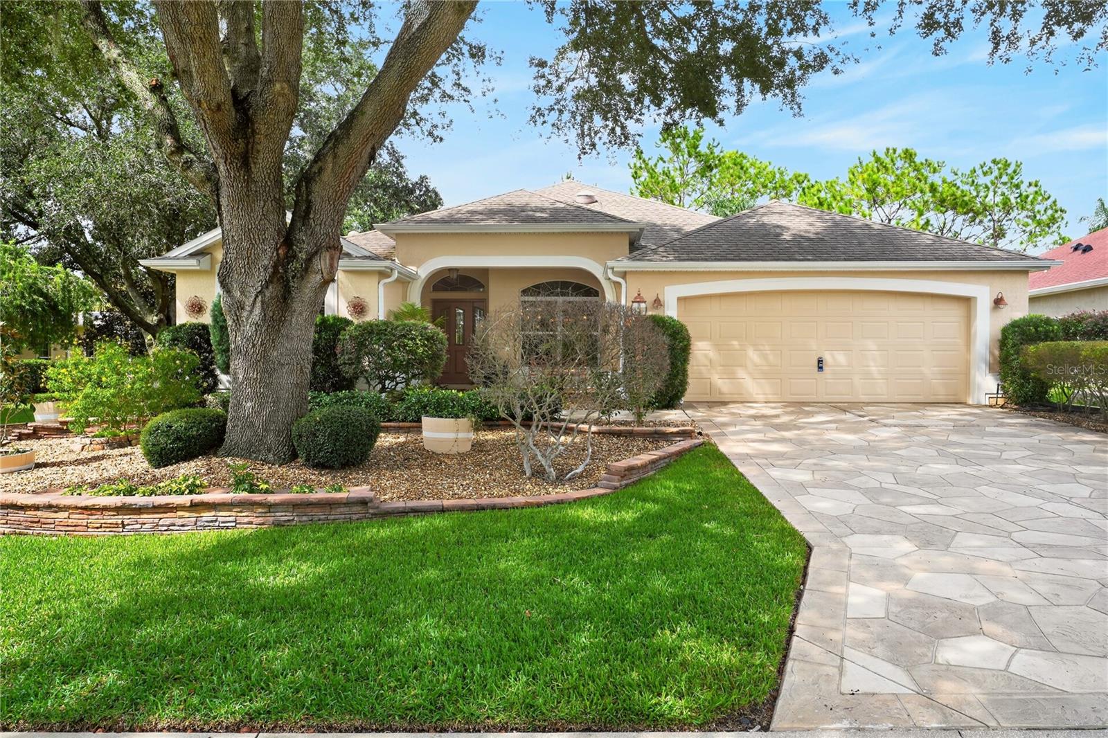 Single Family Residence in THE VILLAGES, FL - Daniel Dourado