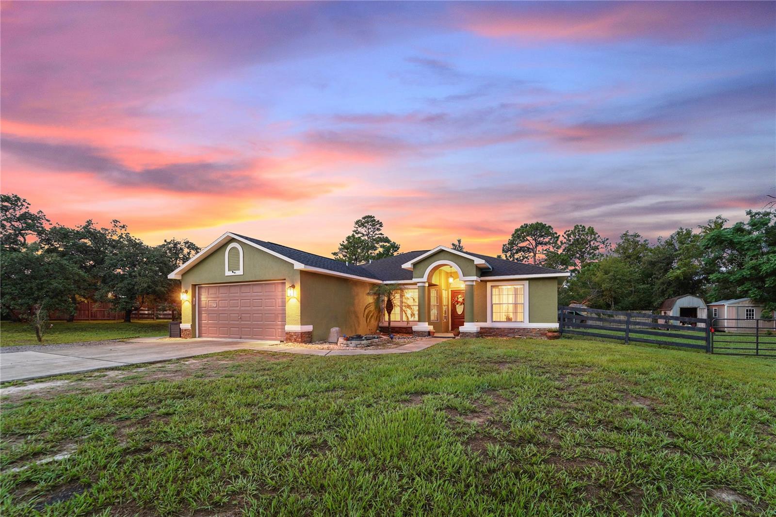 Single Family Residence in SPRING HILL, FL - Daniel Dourado