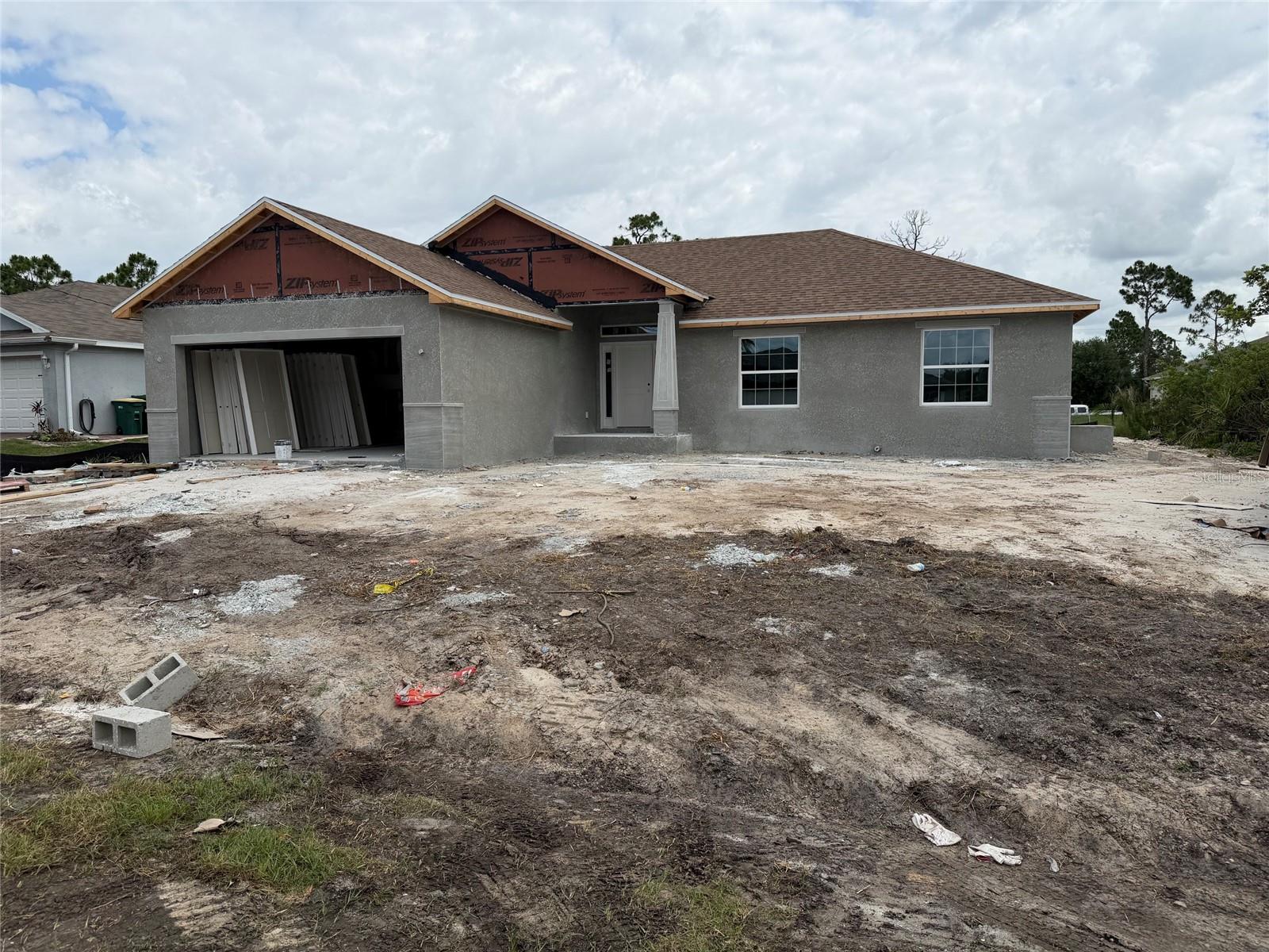 Single Family Residence em PORT CHARLOTTE, FL - Daniel Dourado