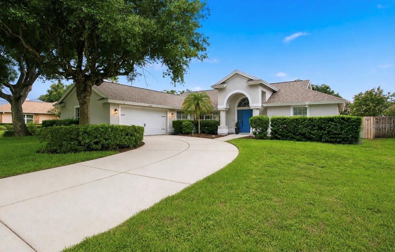 Single Family Residence in LUTZ, FL - Daniel Dourado