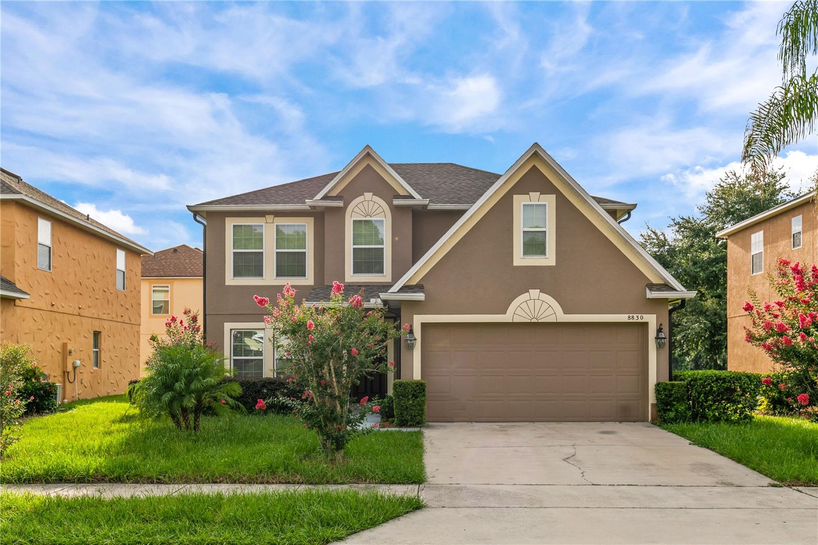 Single Family Residence in ORLANDO, FL - Daniel Dourado