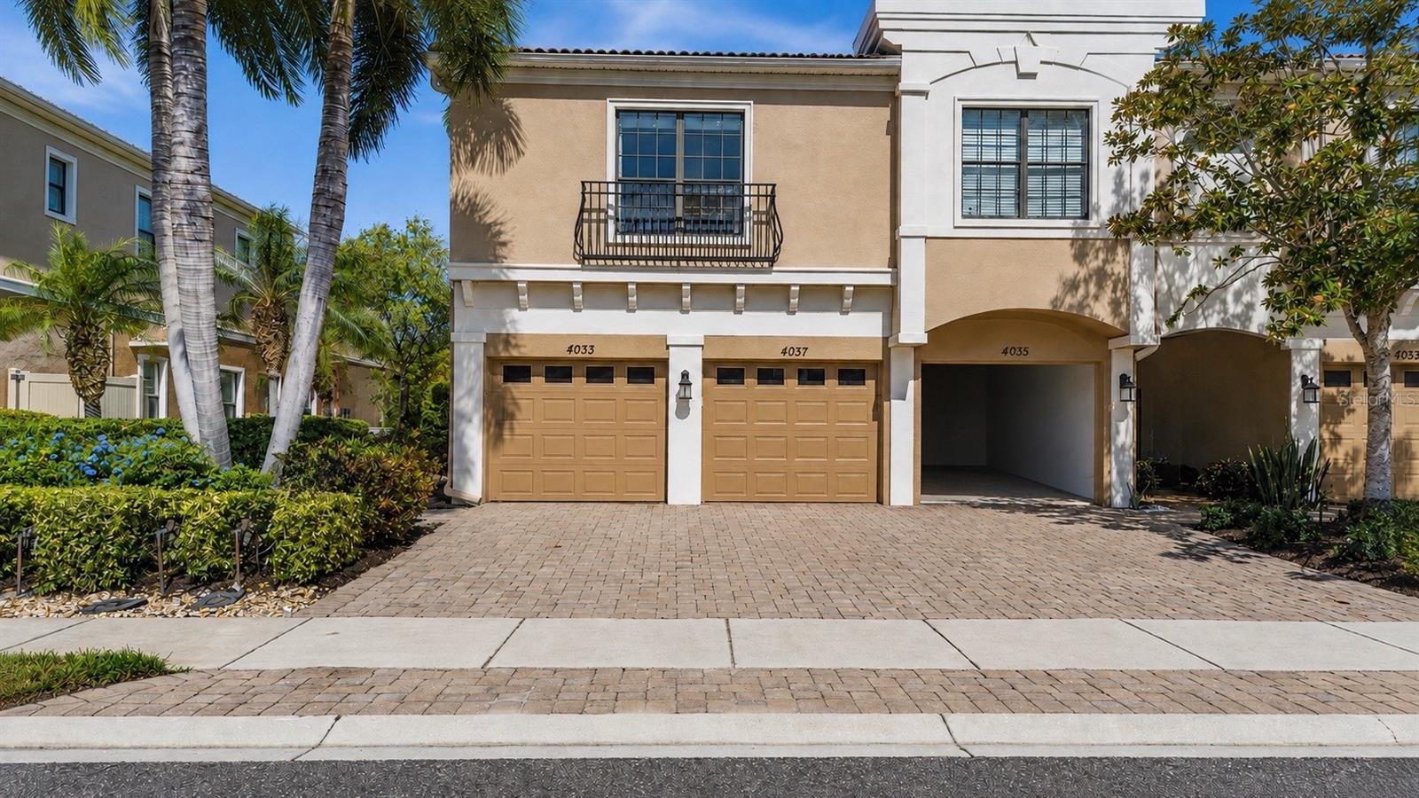 Condominium in BRADENTON, FL - Daniel Dourado