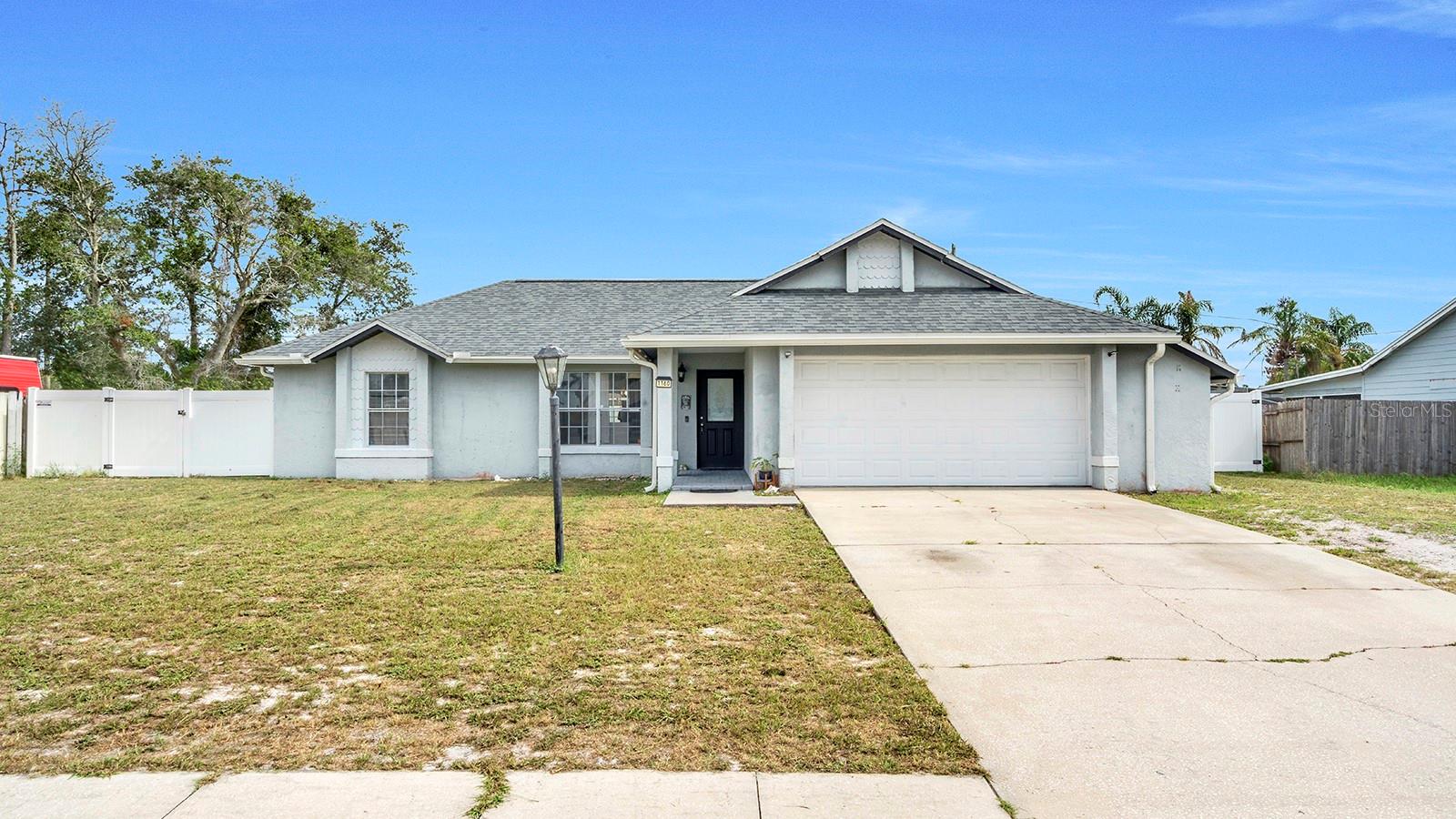 Single Family Residence in DELTONA, FL - Daniel Dourado