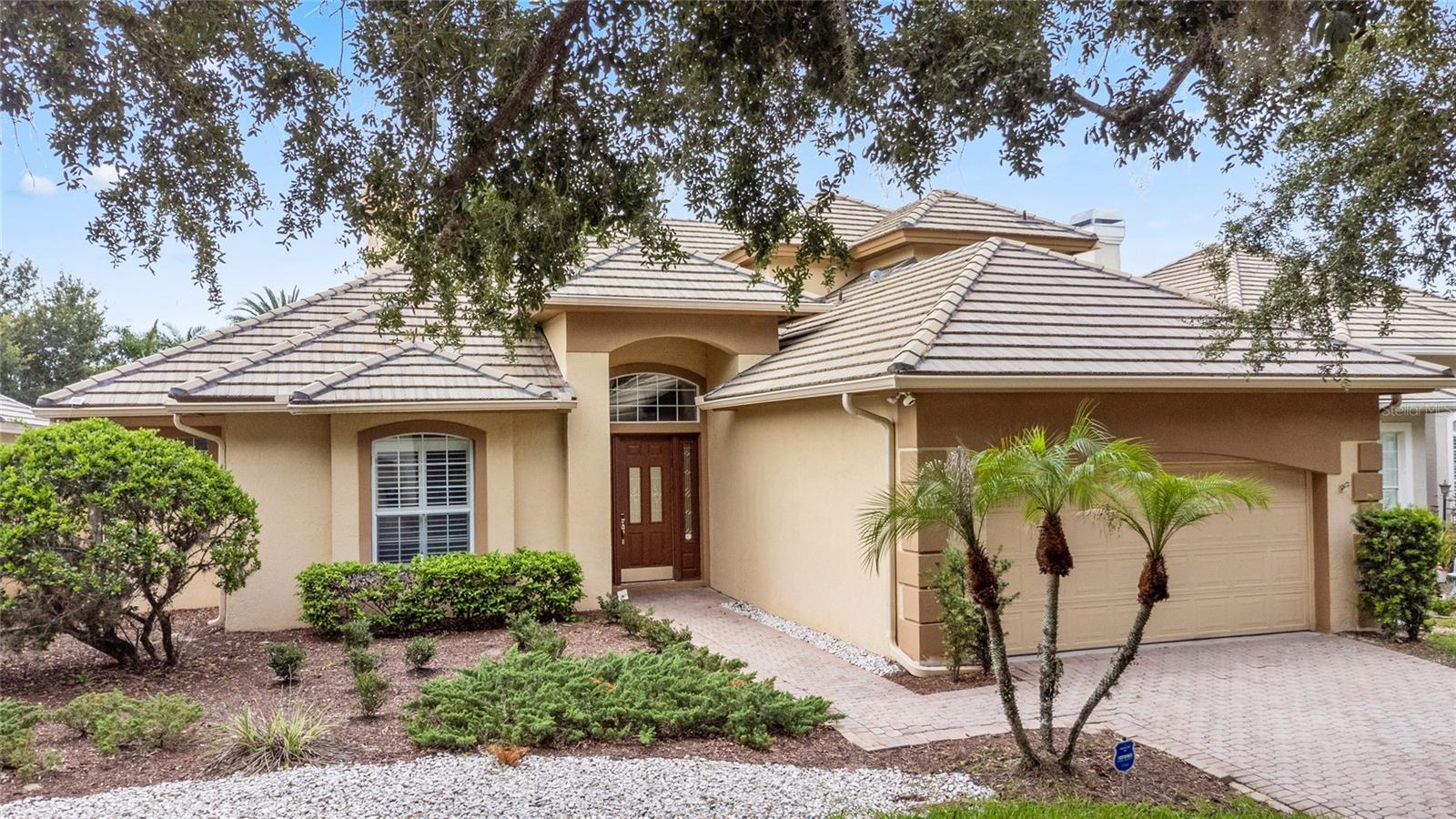 Single Family Residence in ORLANDO, FL - Daniel Dourado