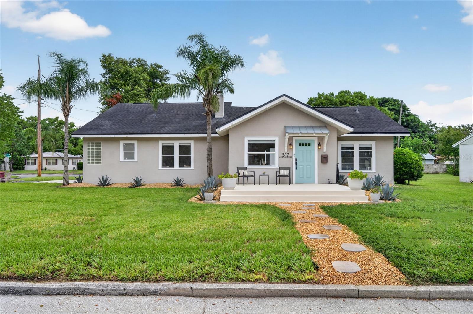 Single Family Residence in ORLANDO, FL - Daniel Dourado
