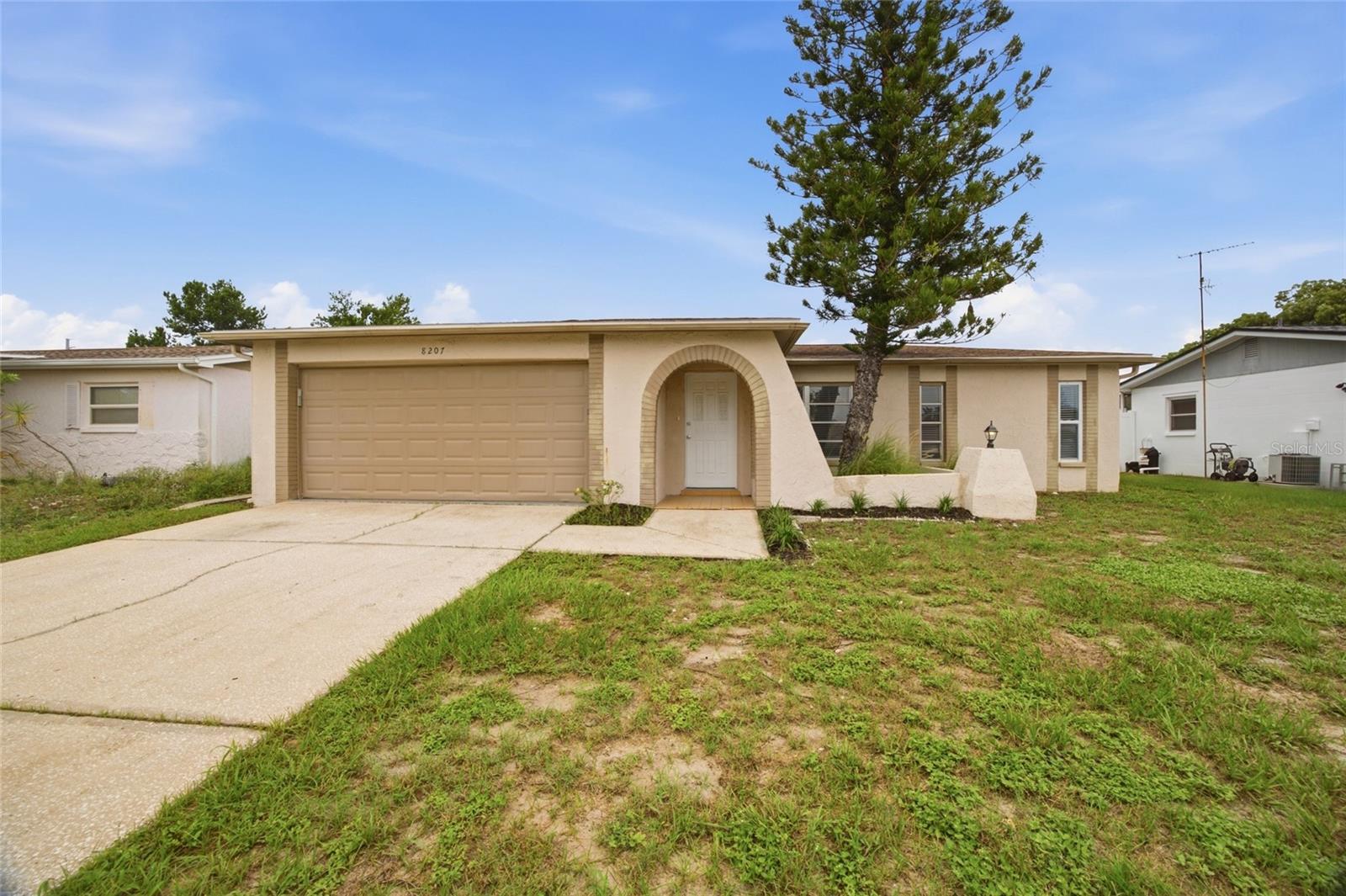 Single Family Residence em PORT RICHEY, FL - Daniel Dourado