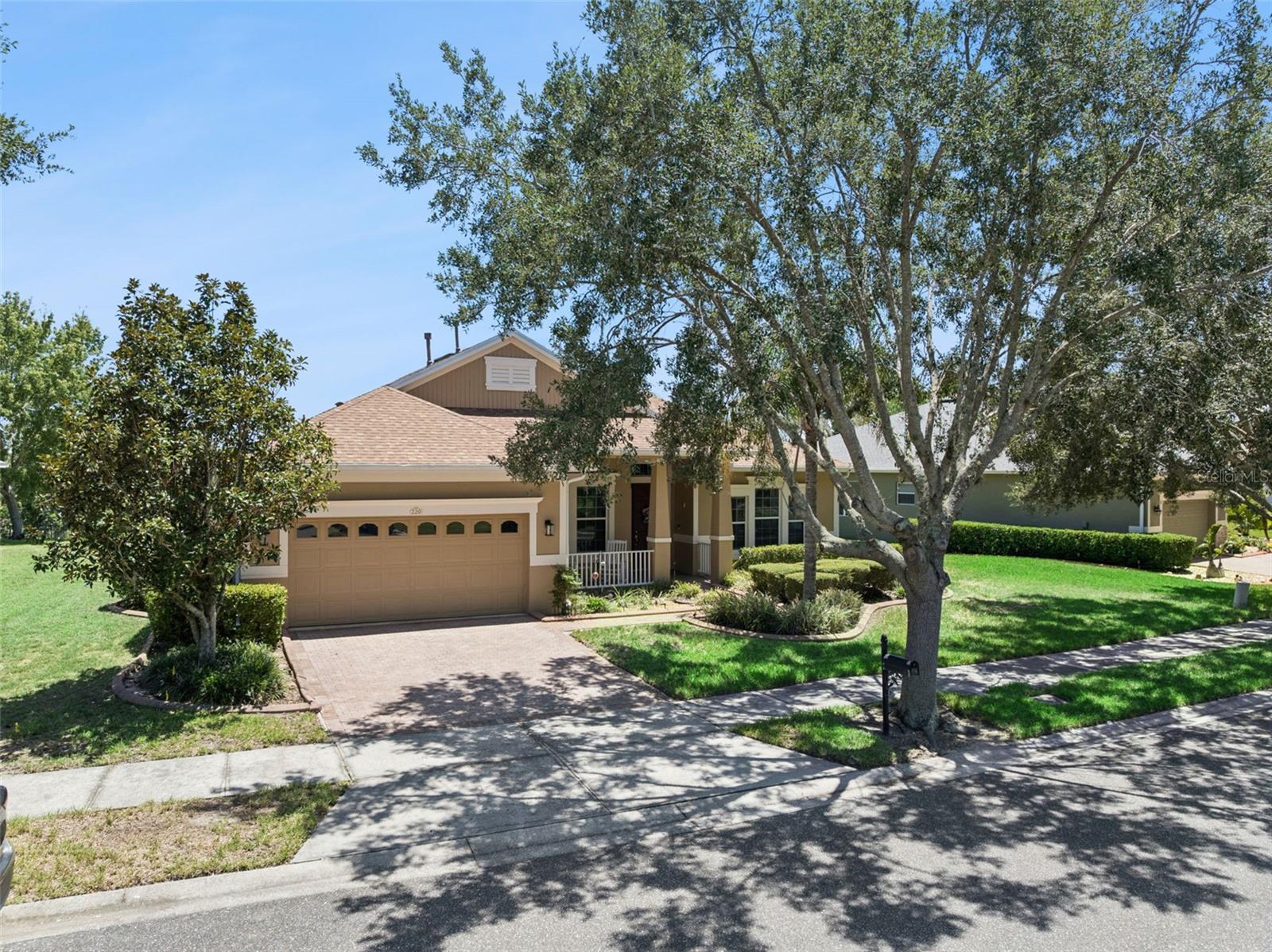Single Family Residence in GROVELAND, FL - Daniel Dourado