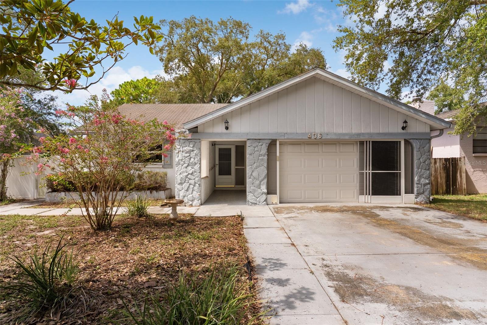 Single Family Residence in PALM HARBOR, FL - Daniel Dourado