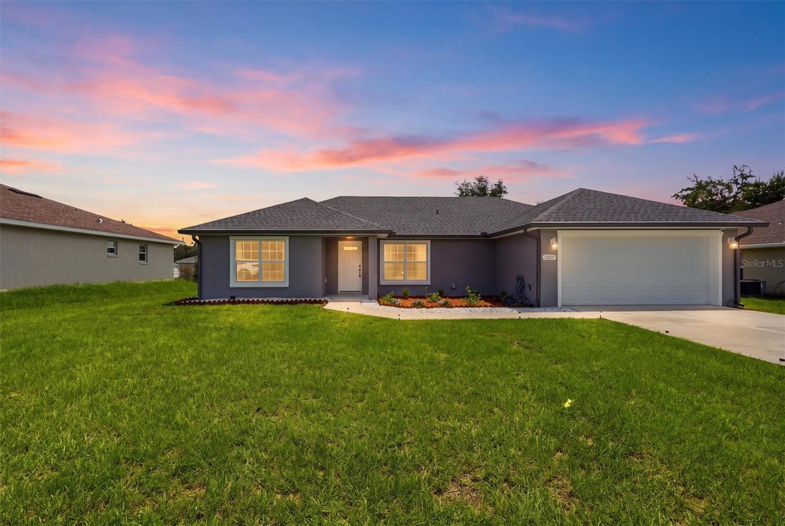 Single Family Residence em SUMMERFIELD, FL - Daniel Dourado