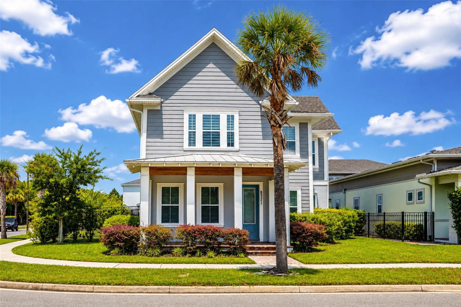 Single Family Residence in ORLANDO, FL - Daniel Dourado
