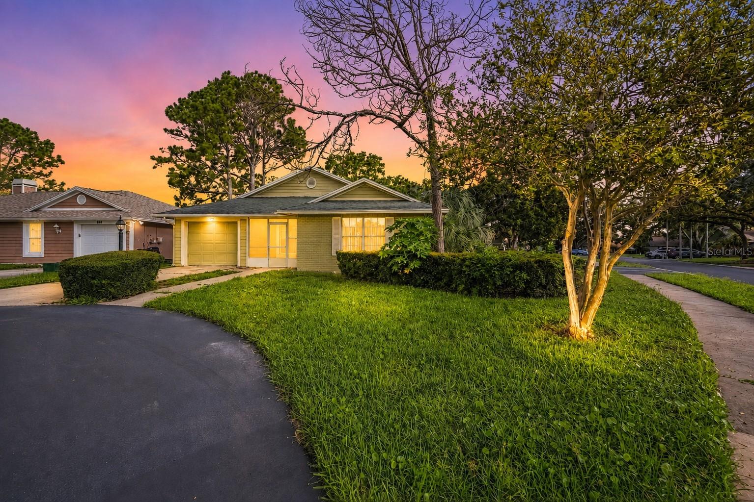Single Family Residence in PALM HARBOR, FL - Daniel Dourado