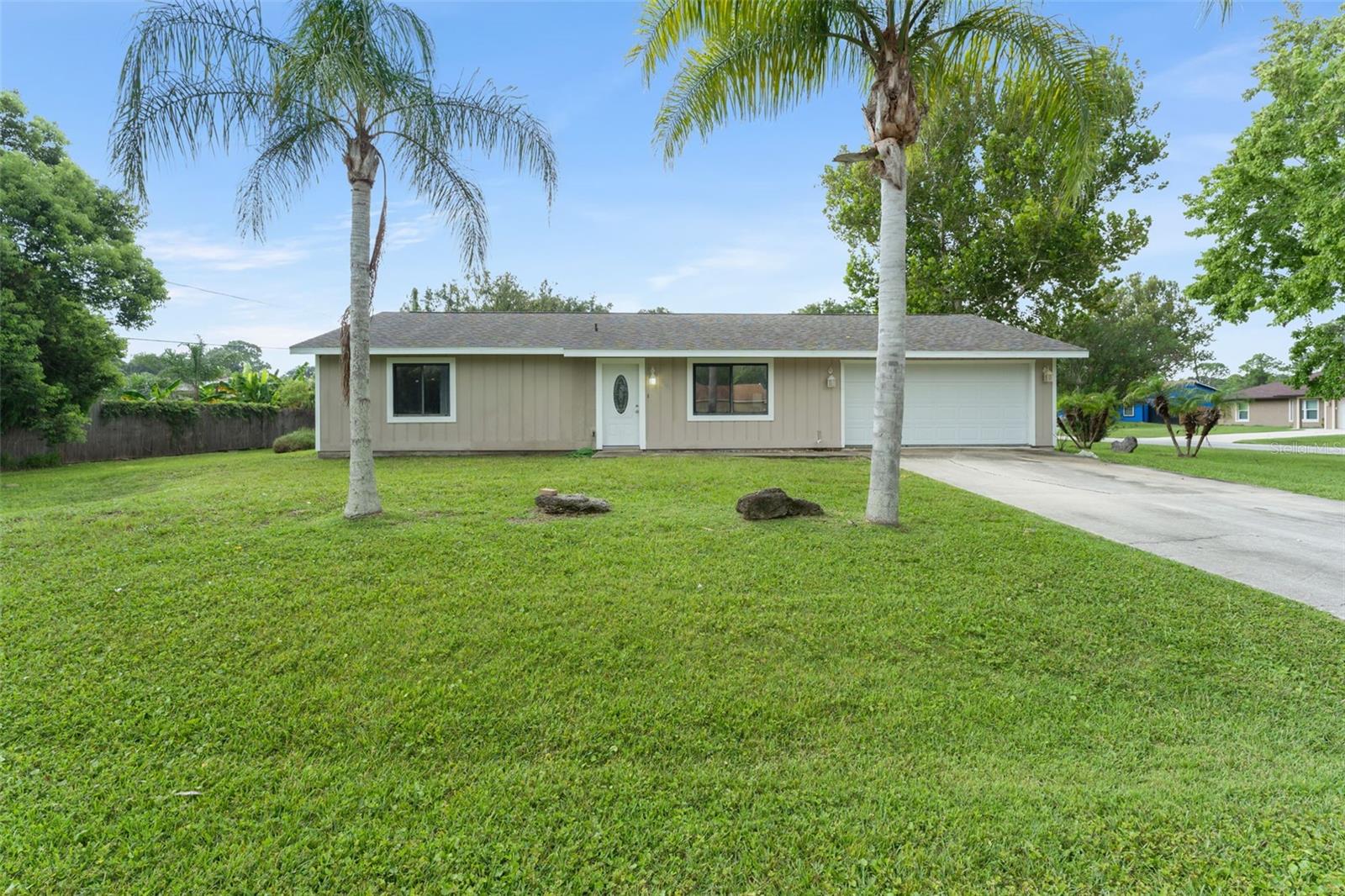 Single Family Residence in EDGEWATER, FL - Daniel Dourado