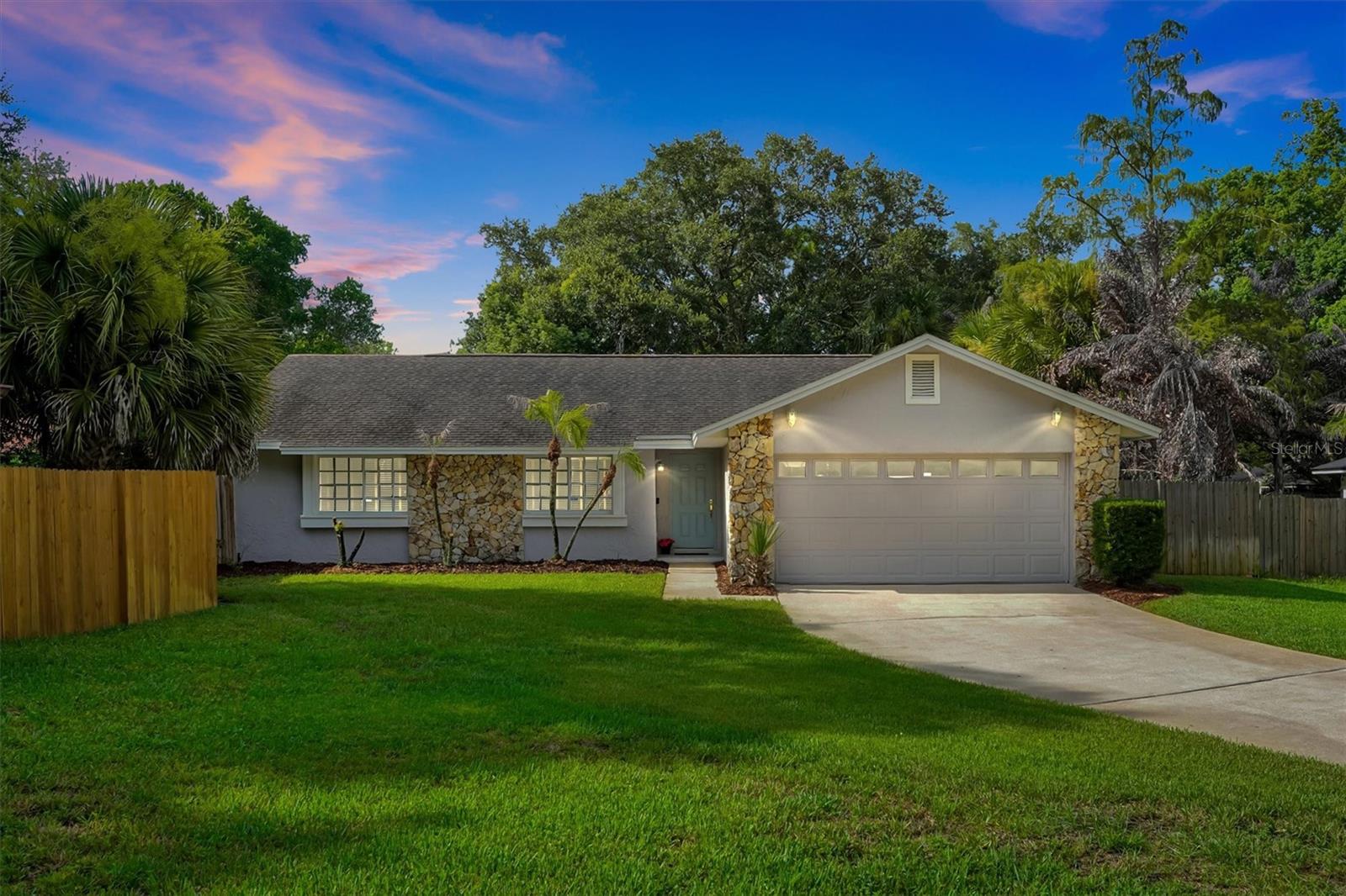 Single Family Residence in ORLANDO, FL - Daniel Dourado