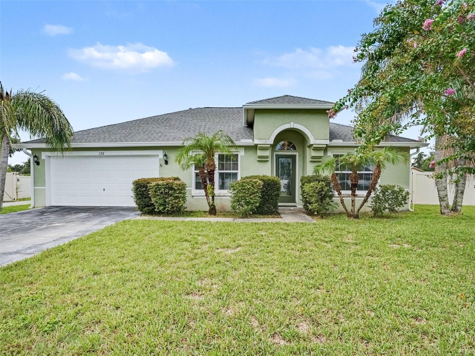 Single Family Residence in AUBURNDALE, FL - Daniel Dourado