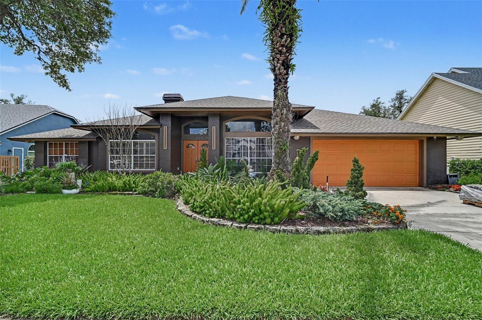 Single Family Residence in LONGWOOD, FL - Daniel Dourado