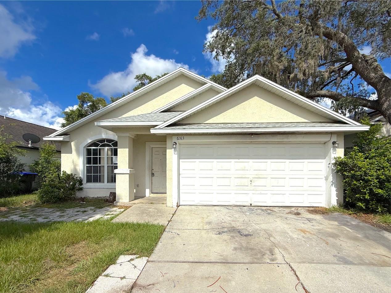 Single Family Residence in ORLANDO, FL - Daniel Dourado