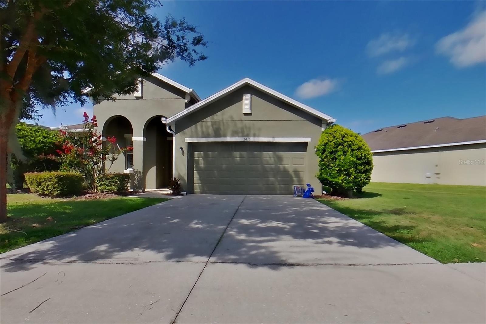 Single Family Residence in MOUNT DORA, FL - Daniel Dourado