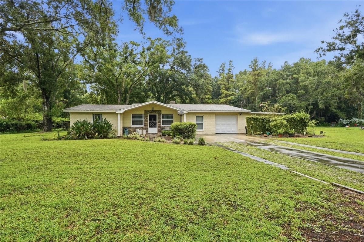 Single Family Residence in TARPON SPRINGS, FL - Daniel Dourado