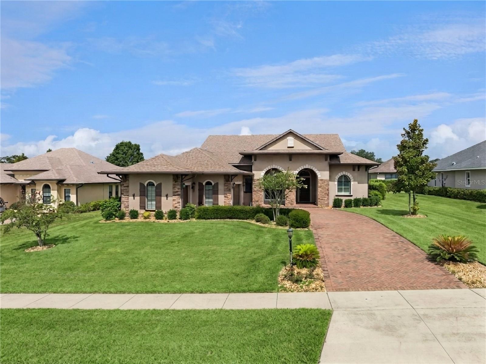 Single Family Residence in LADY LAKE, FL - Daniel Dourado