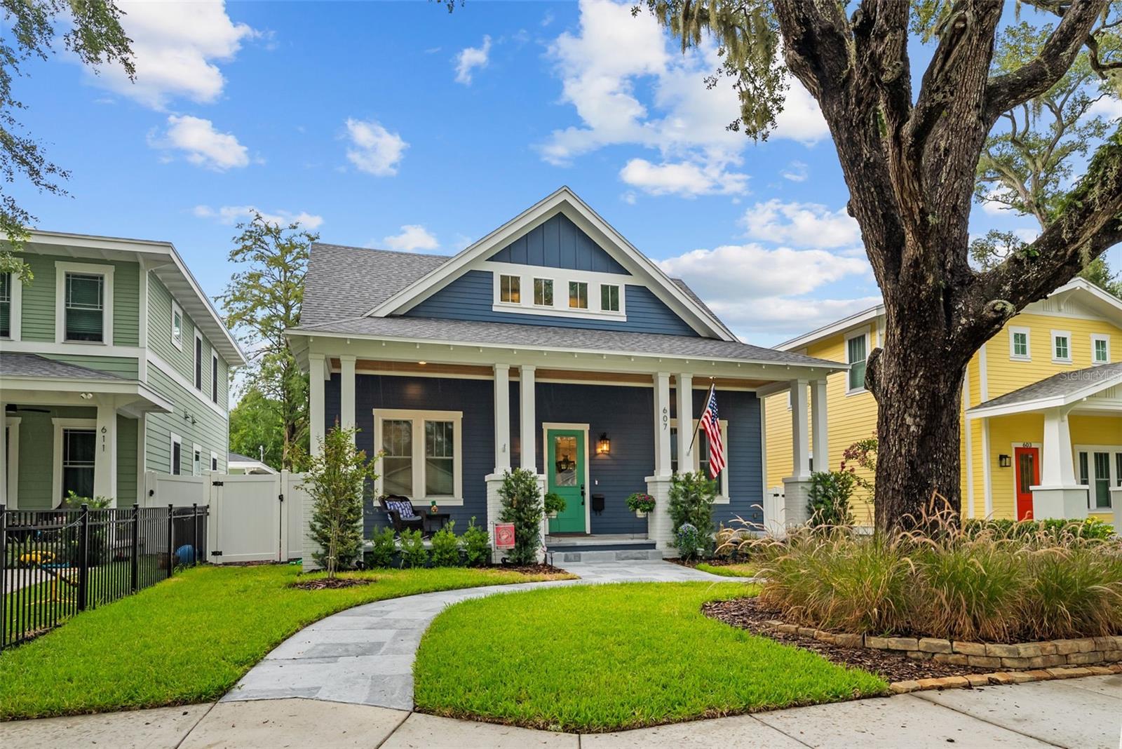 Single Family Residence in ST PETERSBURG, FL - Daniel Dourado