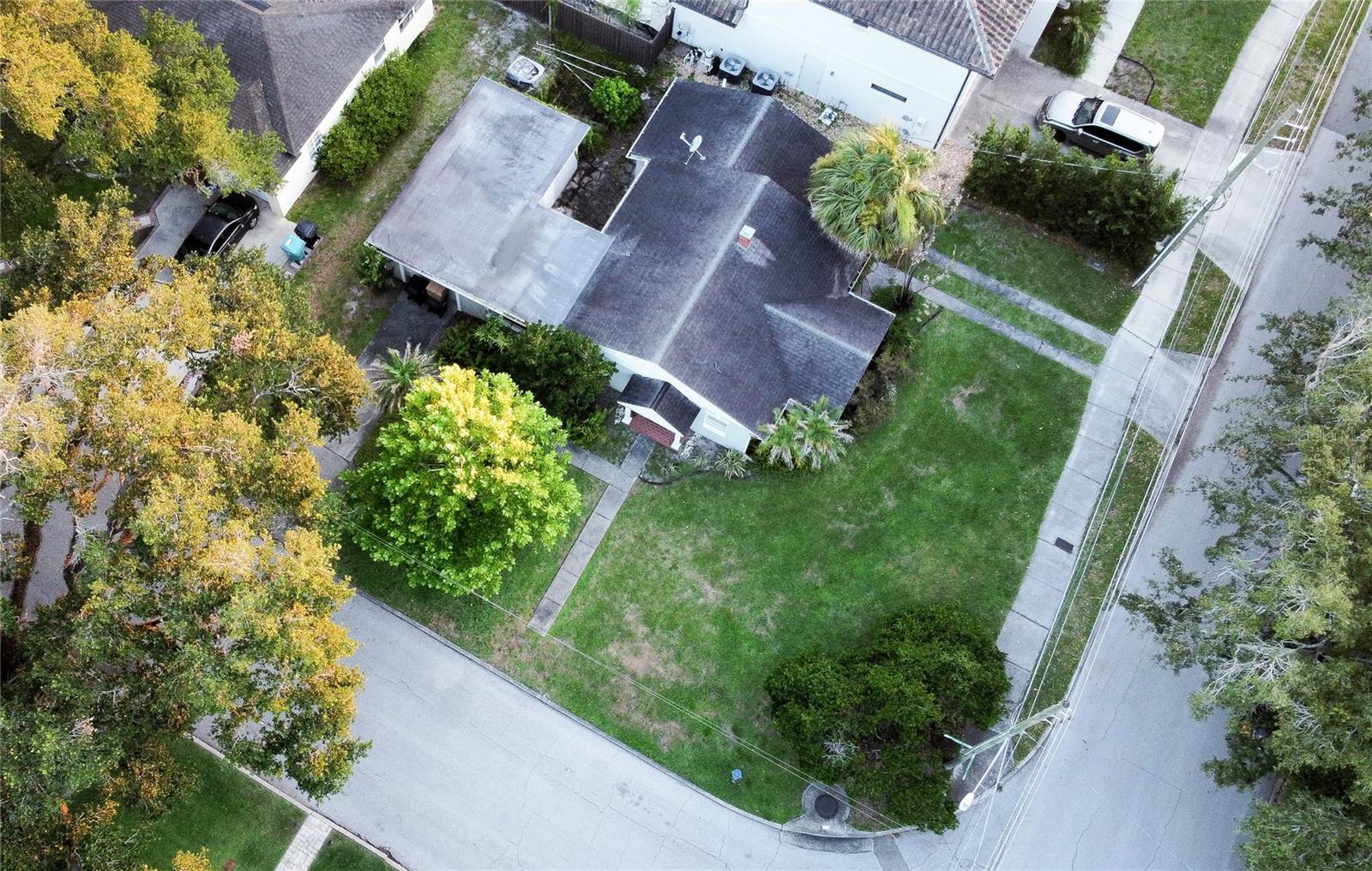 Single Family Residence in ORLANDO, FL - Daniel Dourado
