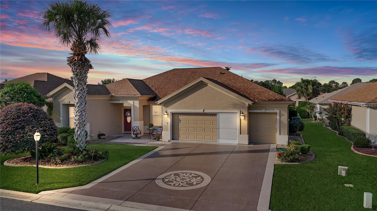 Single Family Residence em SUMMERFIELD, FL - Daniel Dourado