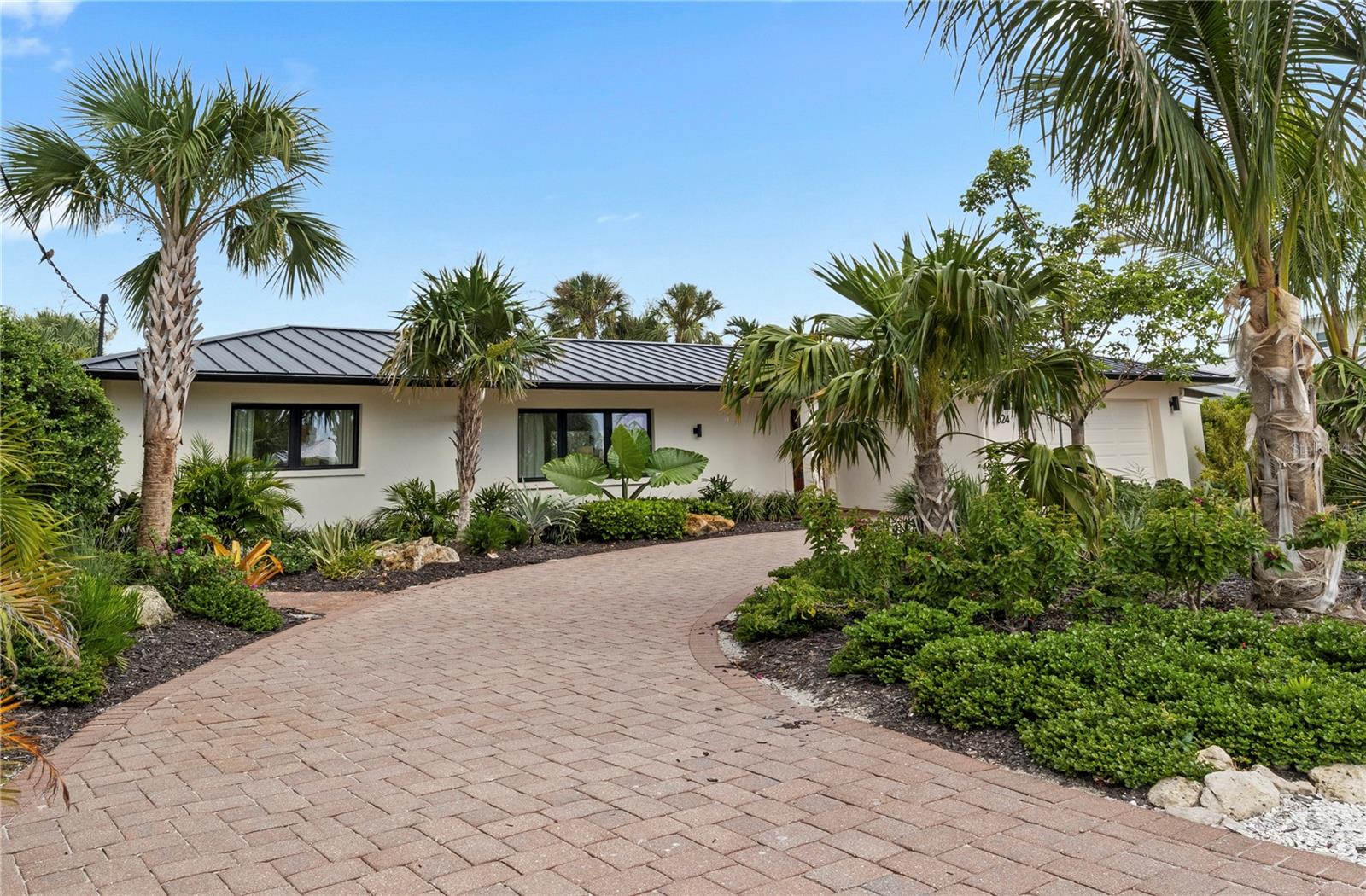 Single Family Residence in BRADENTON BEACH, FL - Daniel Dourado
