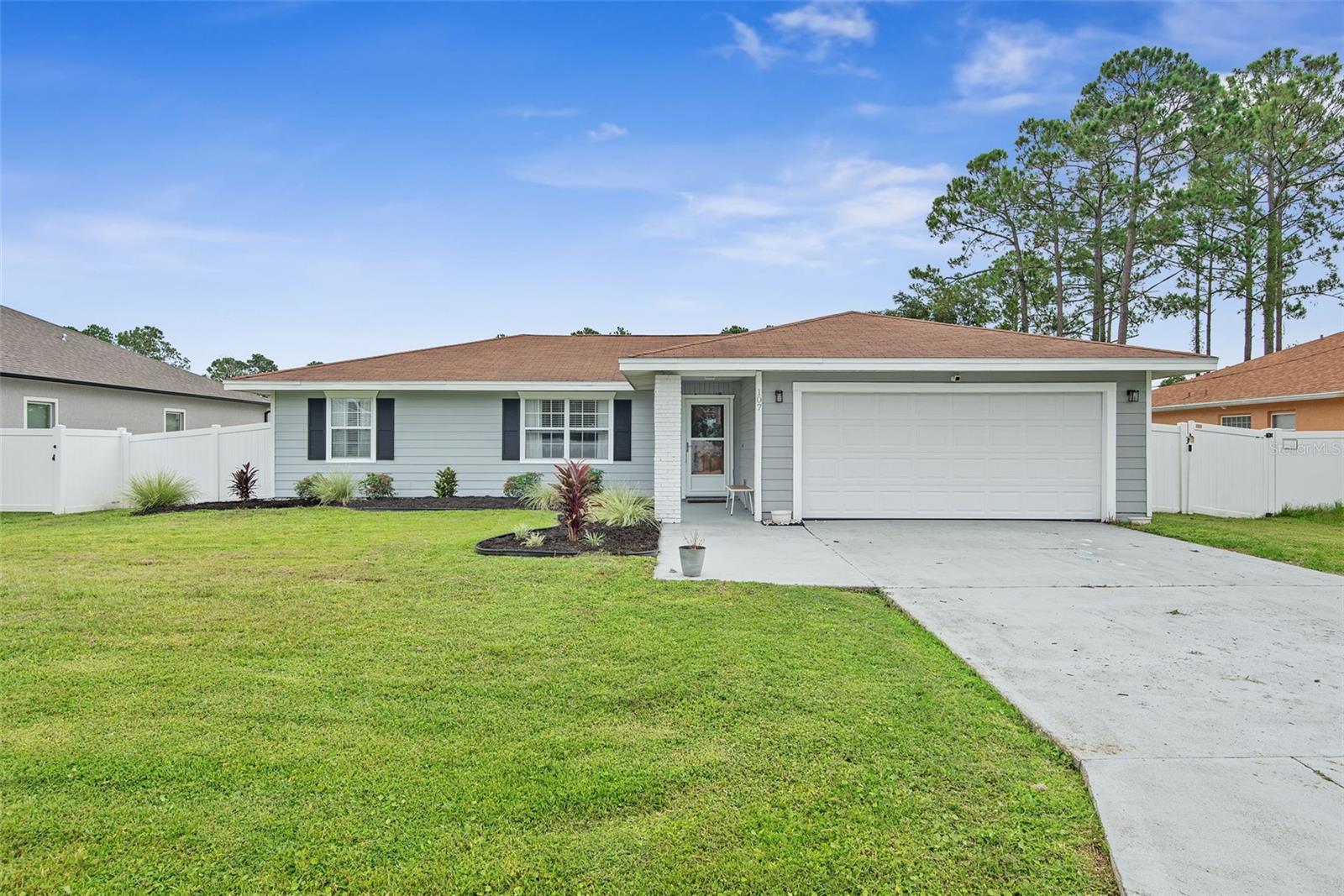 Single Family Residence in PALM COAST, FL - Daniel Dourado