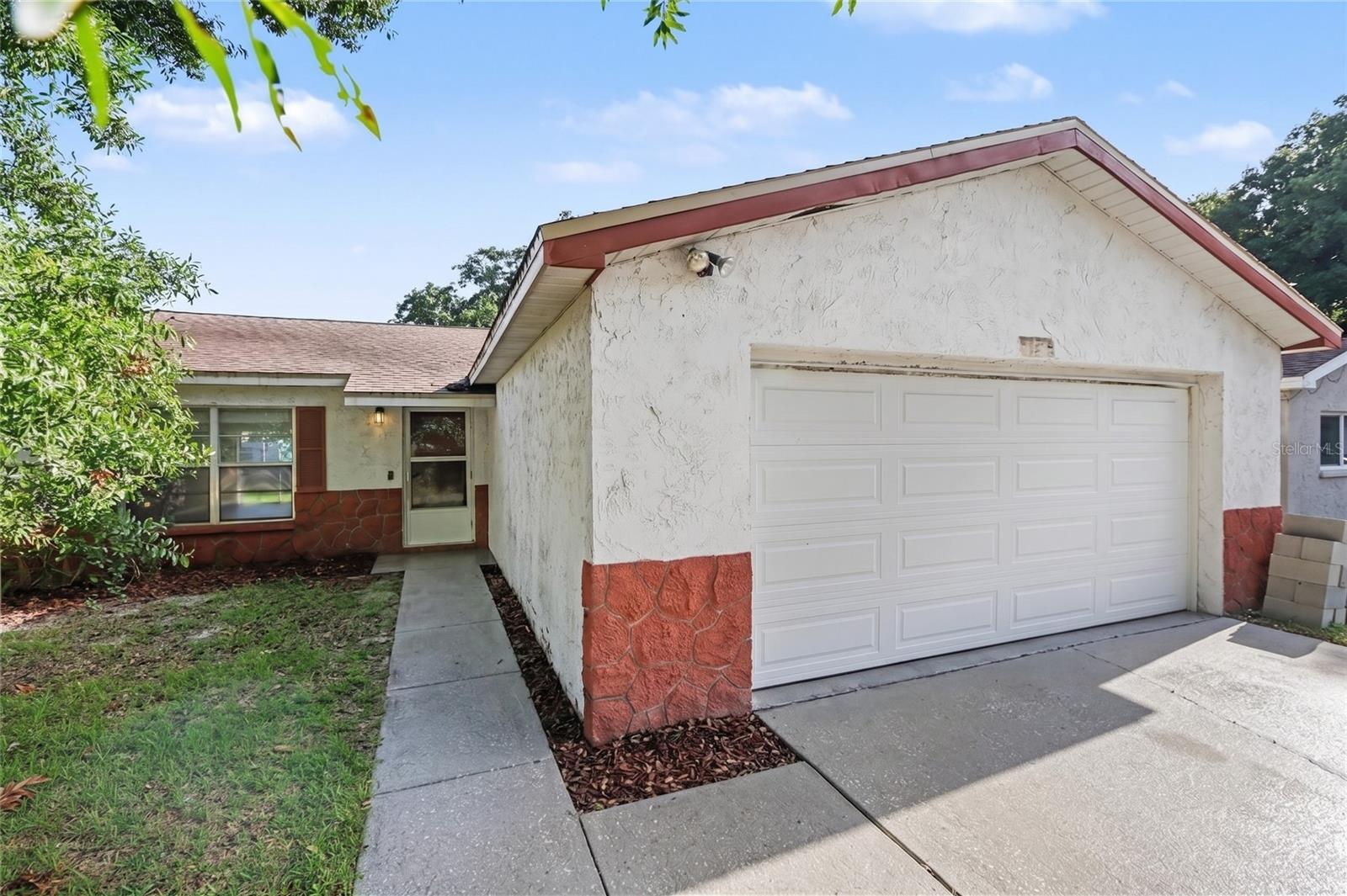 Single Family Residence em OLDSMAR, FL - Daniel Dourado