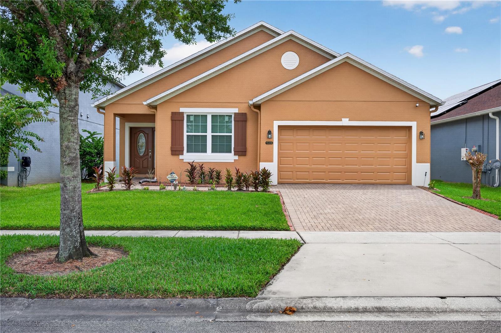 Single Family Residence in ORLANDO, FL - Daniel Dourado
