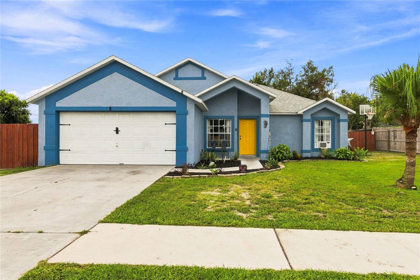 Single Family Residence in DELTONA, FL - Daniel Dourado