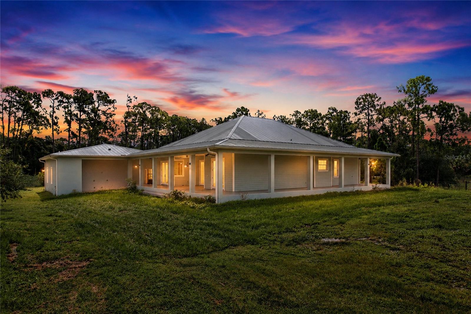 Single Family Residence in NORTH PORT, FL - Daniel Dourado