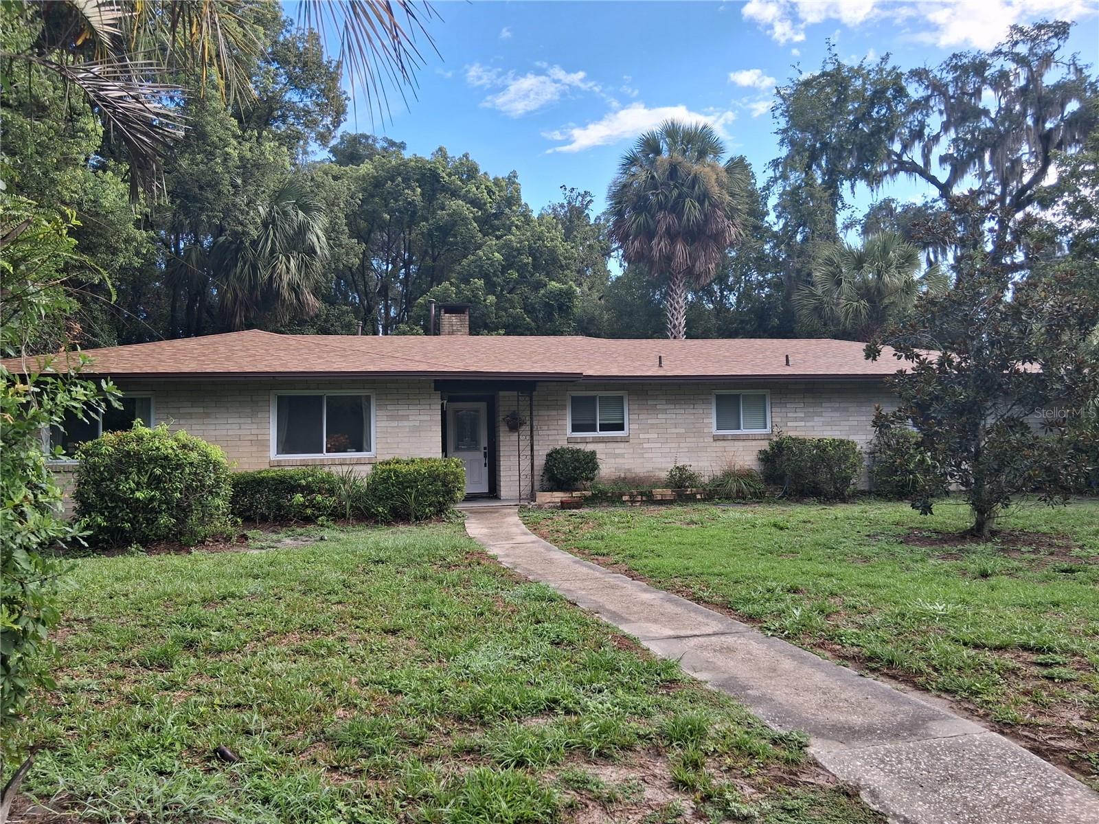 Single Family Residence in GAINESVILLE, FL - Daniel Dourado