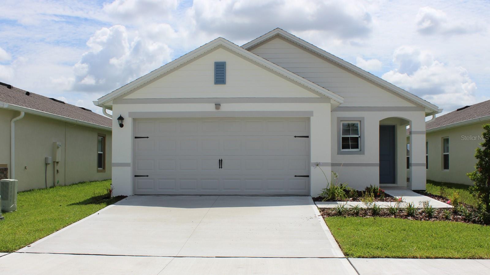 Single Family Residence in DAVENPORT, FL - Daniel Dourado