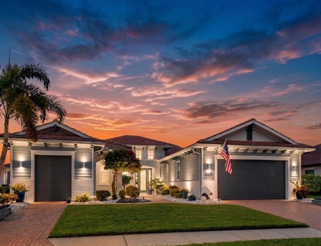 Single Family Residence in BRADENTON, FL - Daniel Dourado