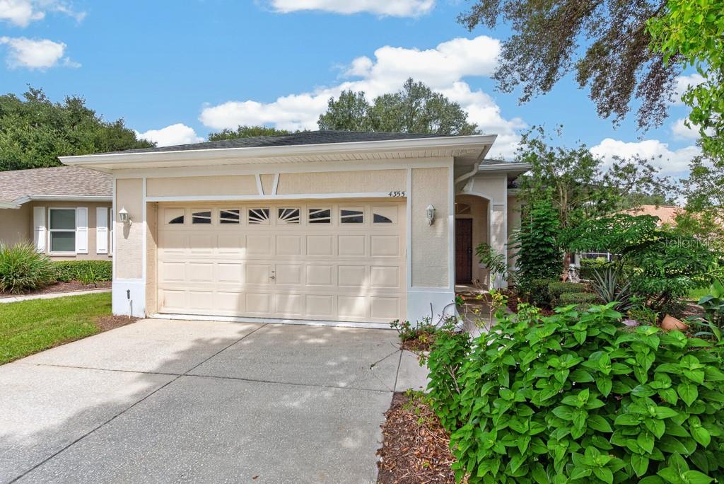 Single Family Residence in SPRING HILL, FL - Daniel Dourado