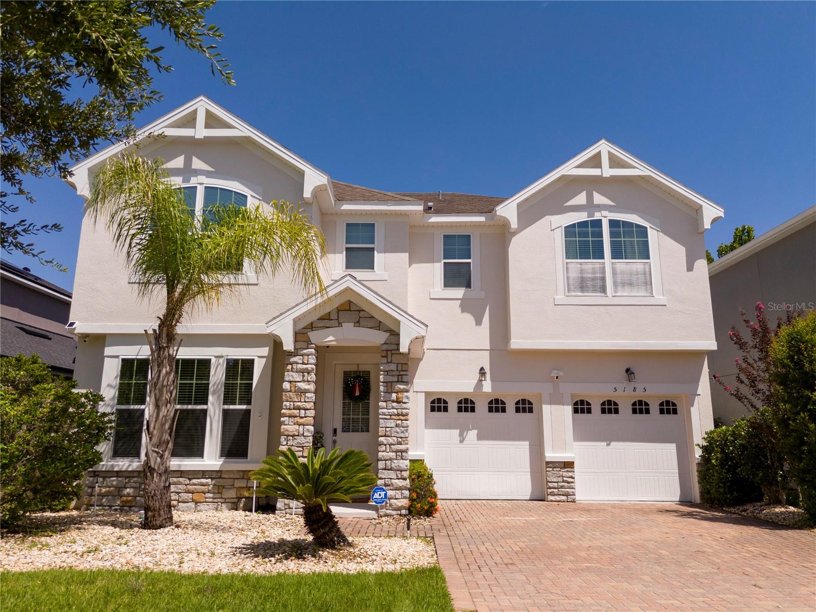 Single Family Residence in ORLANDO, FL - Daniel Dourado