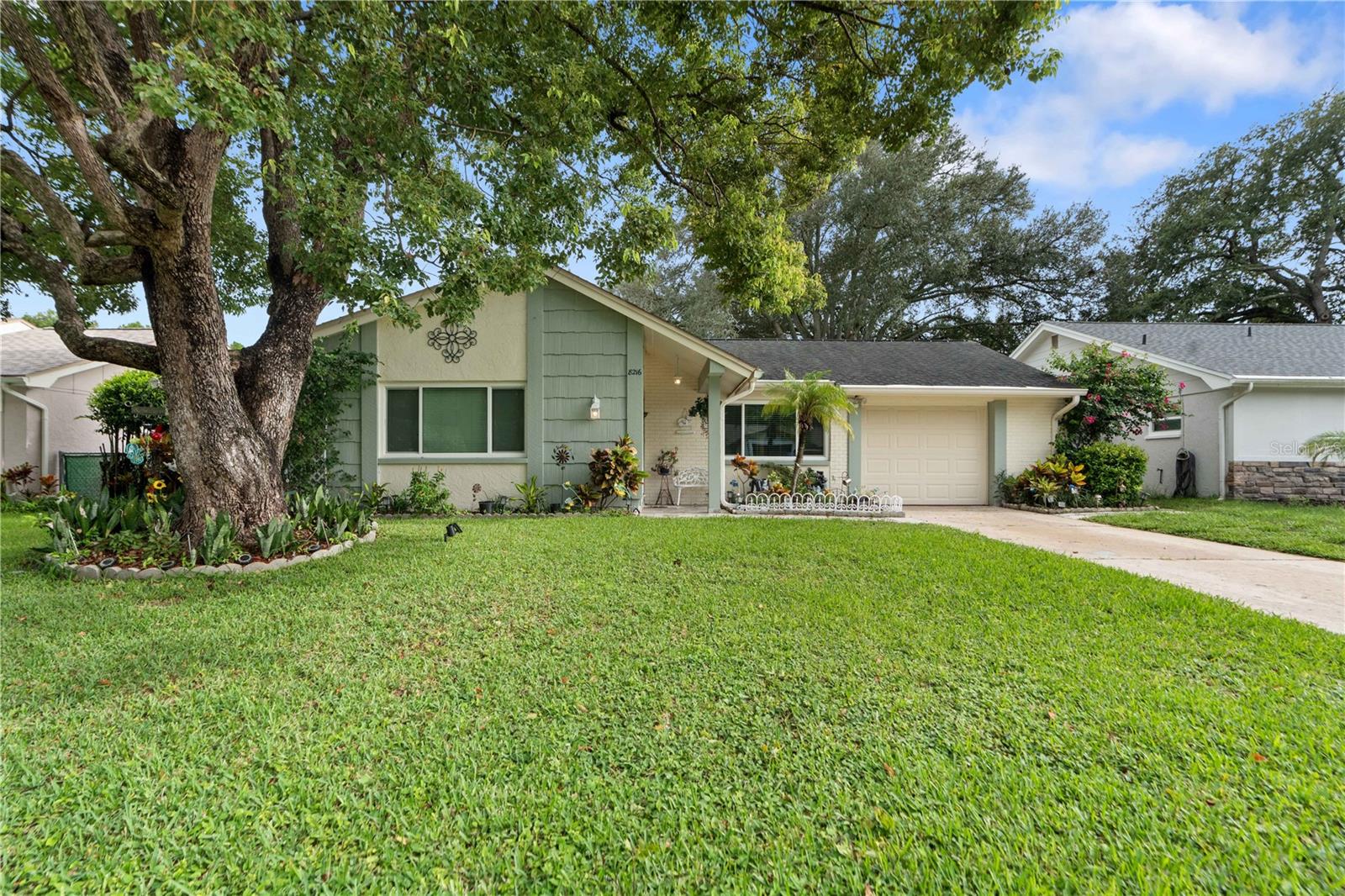 Single Family Residence in HUDSON, FL - Daniel Dourado