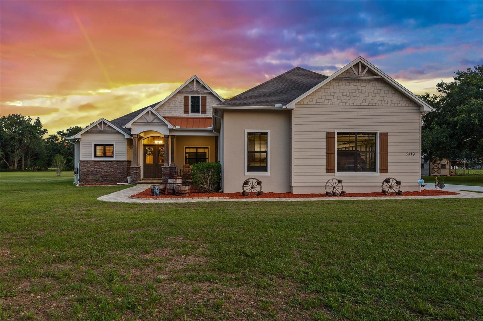 Single Family Residence in DOVER, FL - Daniel Dourado