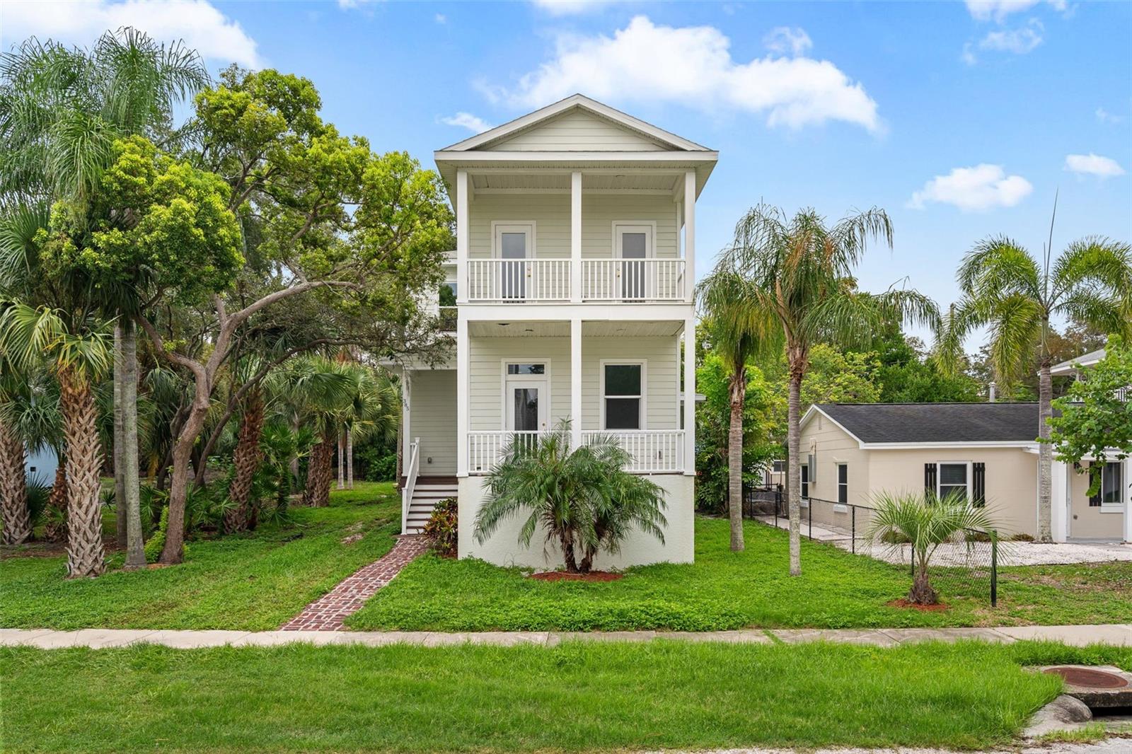 Single Family Residence em CRYSTAL BEACH, FL - Daniel Dourado