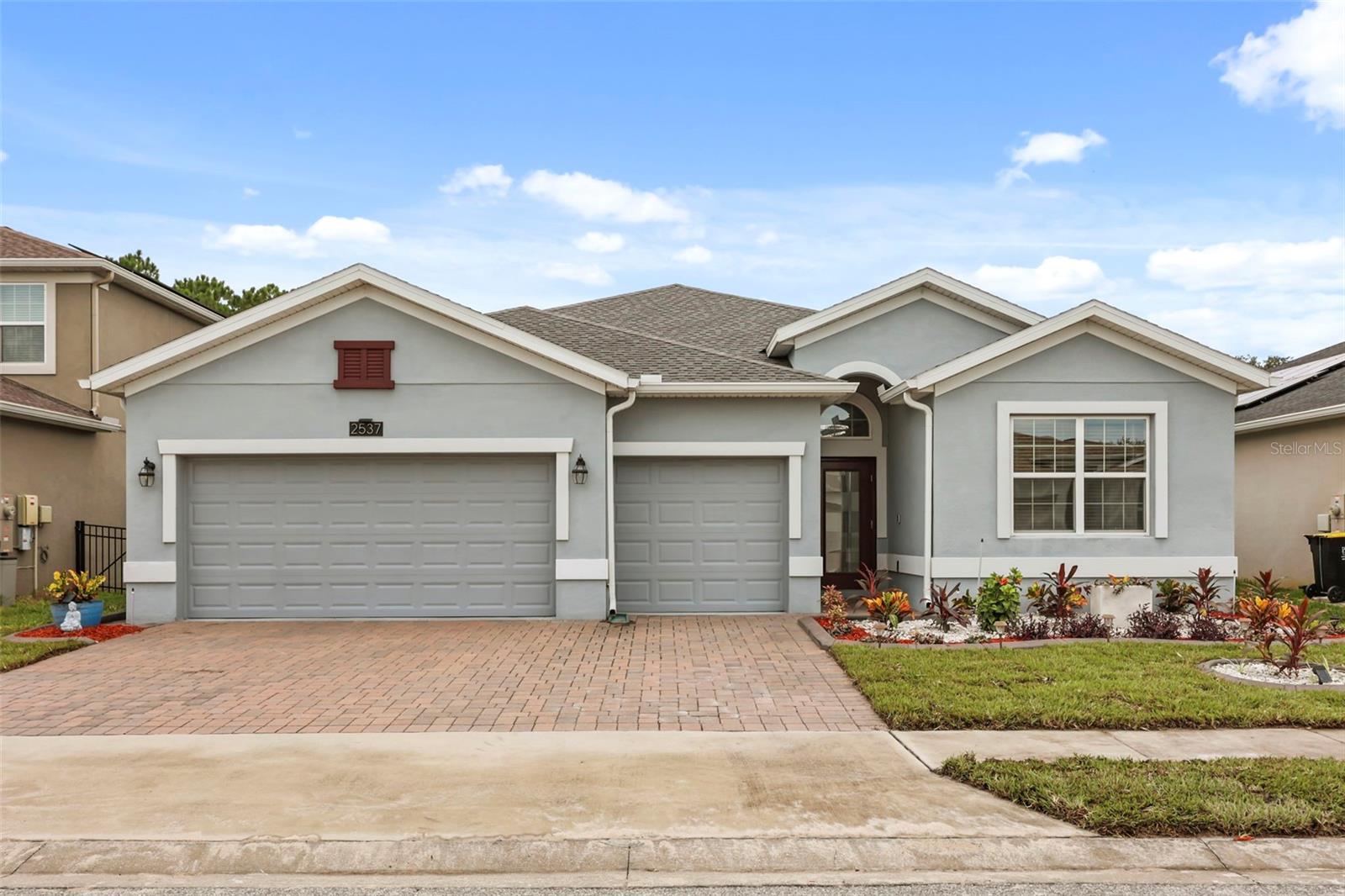 Single Family Residence in DAVENPORT, FL - Daniel Dourado