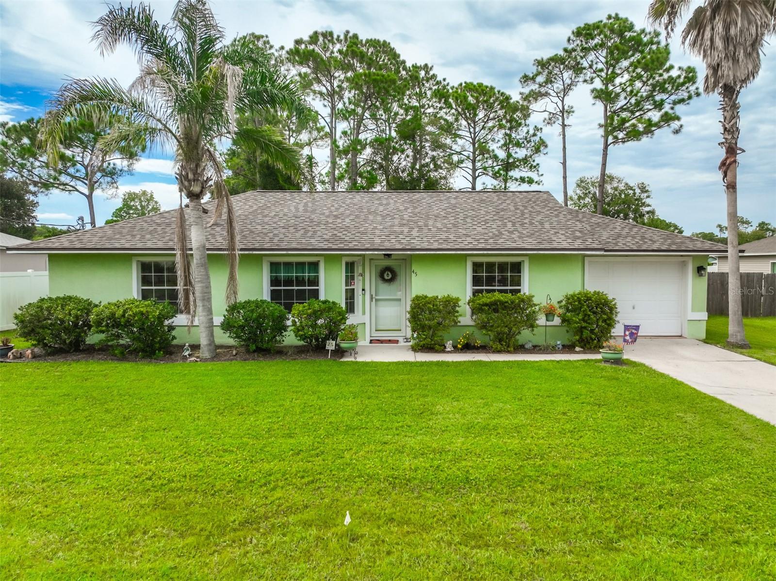 Single Family Residence in PALM COAST, FL - Daniel Dourado