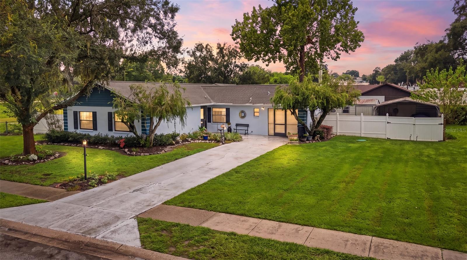 Single Family Residence in ZEPHYRHILLS, FL - Daniel Dourado